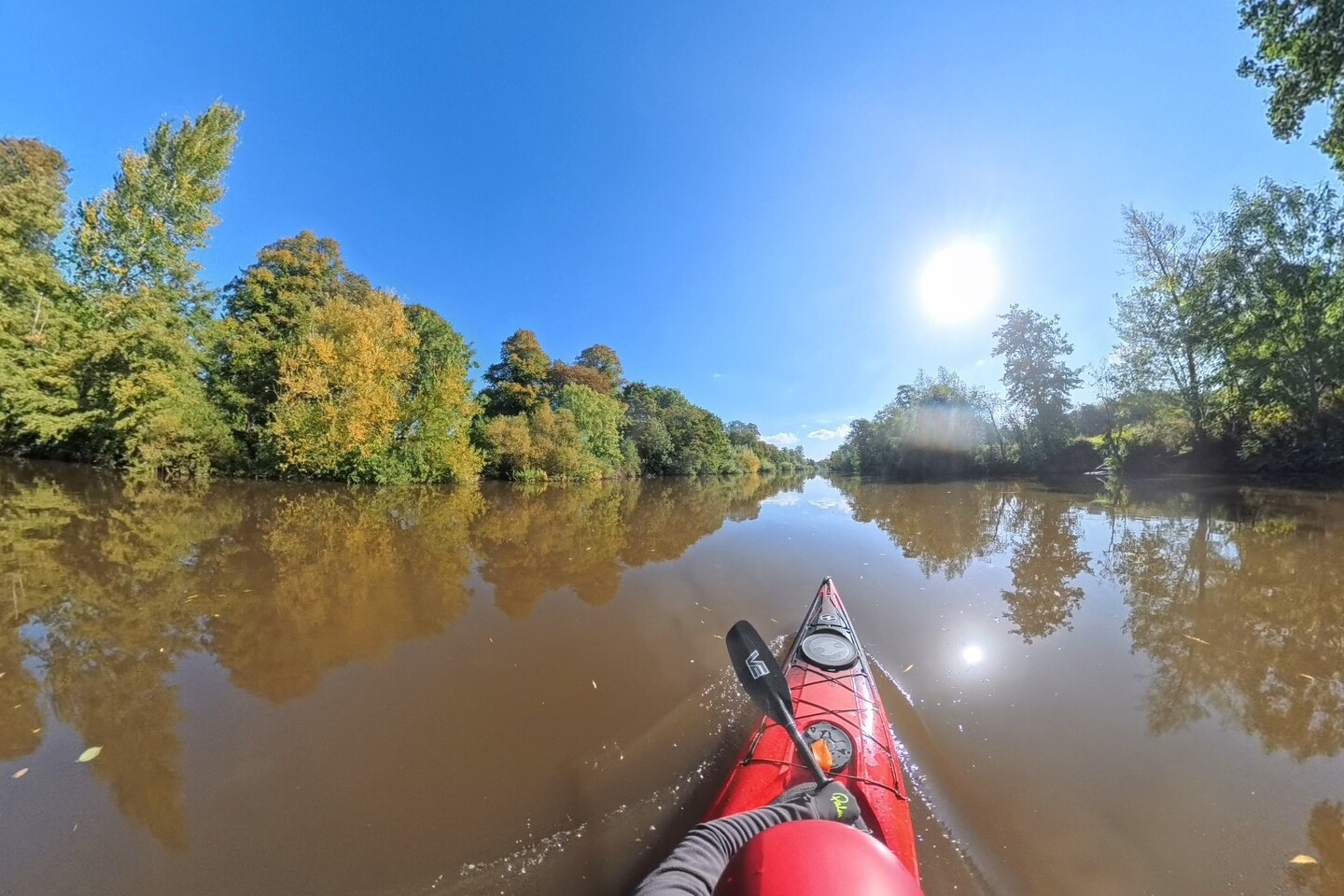 Kayaking on the River Severn in autumn sunshine, Day 6